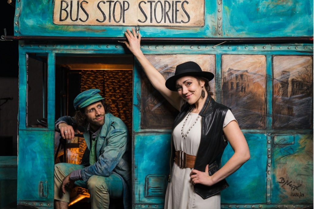 Felice und Cortes - Bus Stop Stories