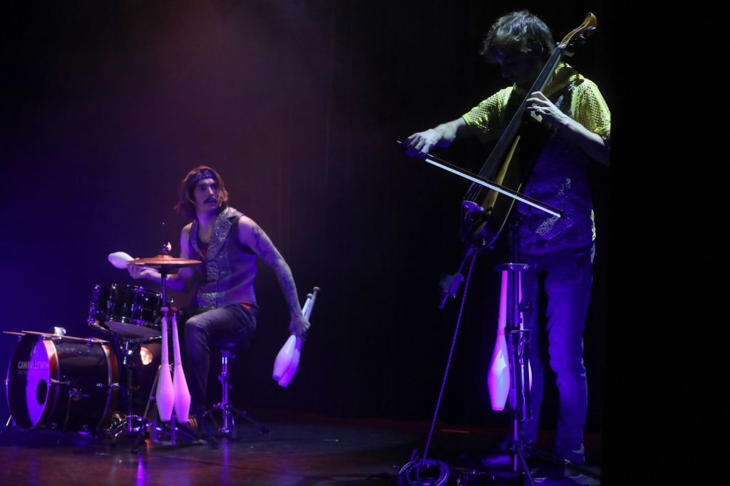 Canaval-Twins-Live-mit-Cello-und-Schlagzeug