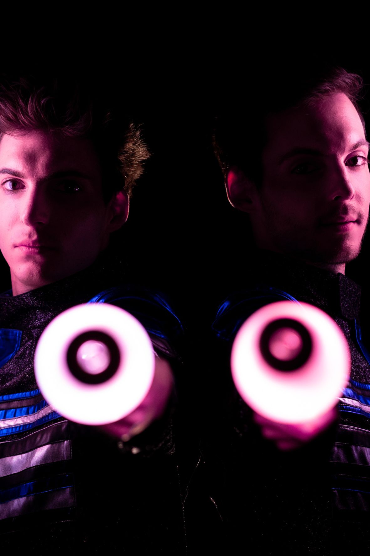 Canaval Twins Diablo Jonglage Darbietung