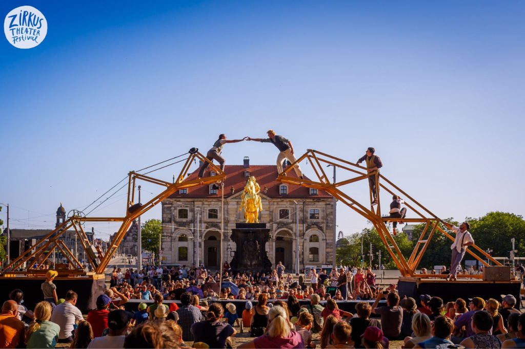 Cirque-on-Edge-bauen-Bruecken