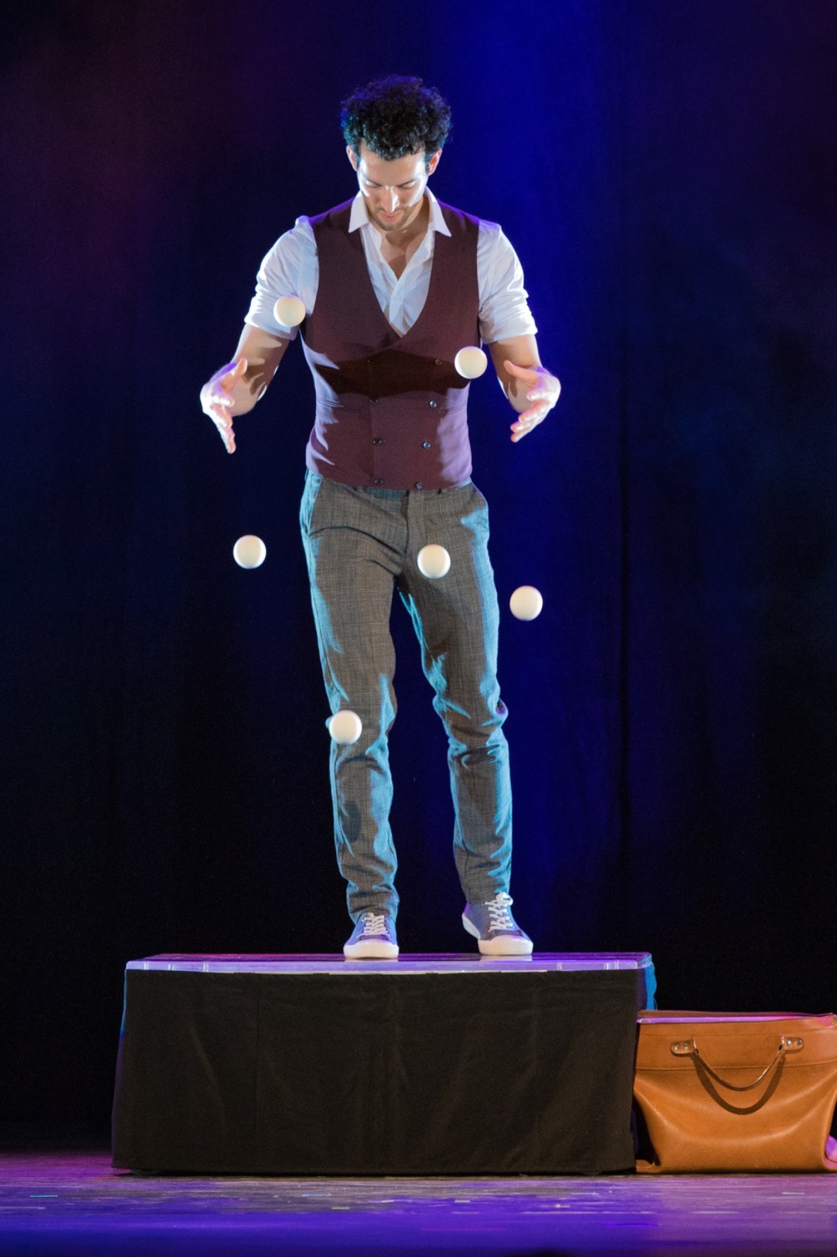 Bertan Canbeldke Bouncing Jongleur