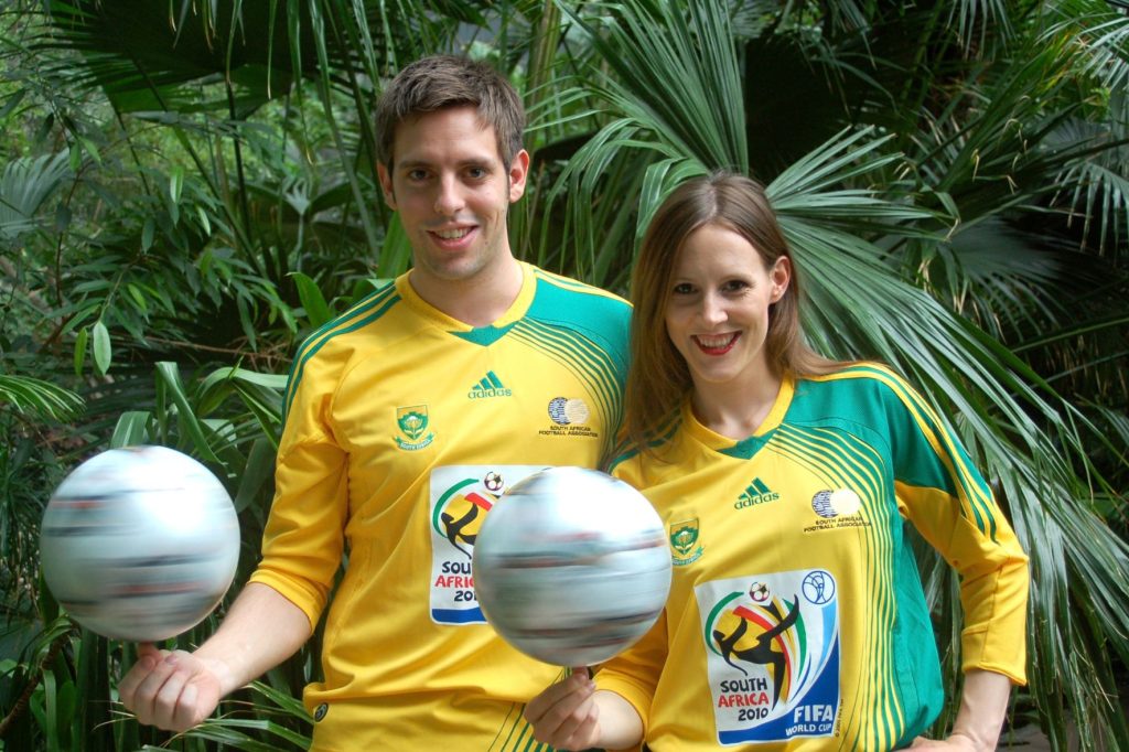 Die Fussballartisten ein energiegeladenes Duo