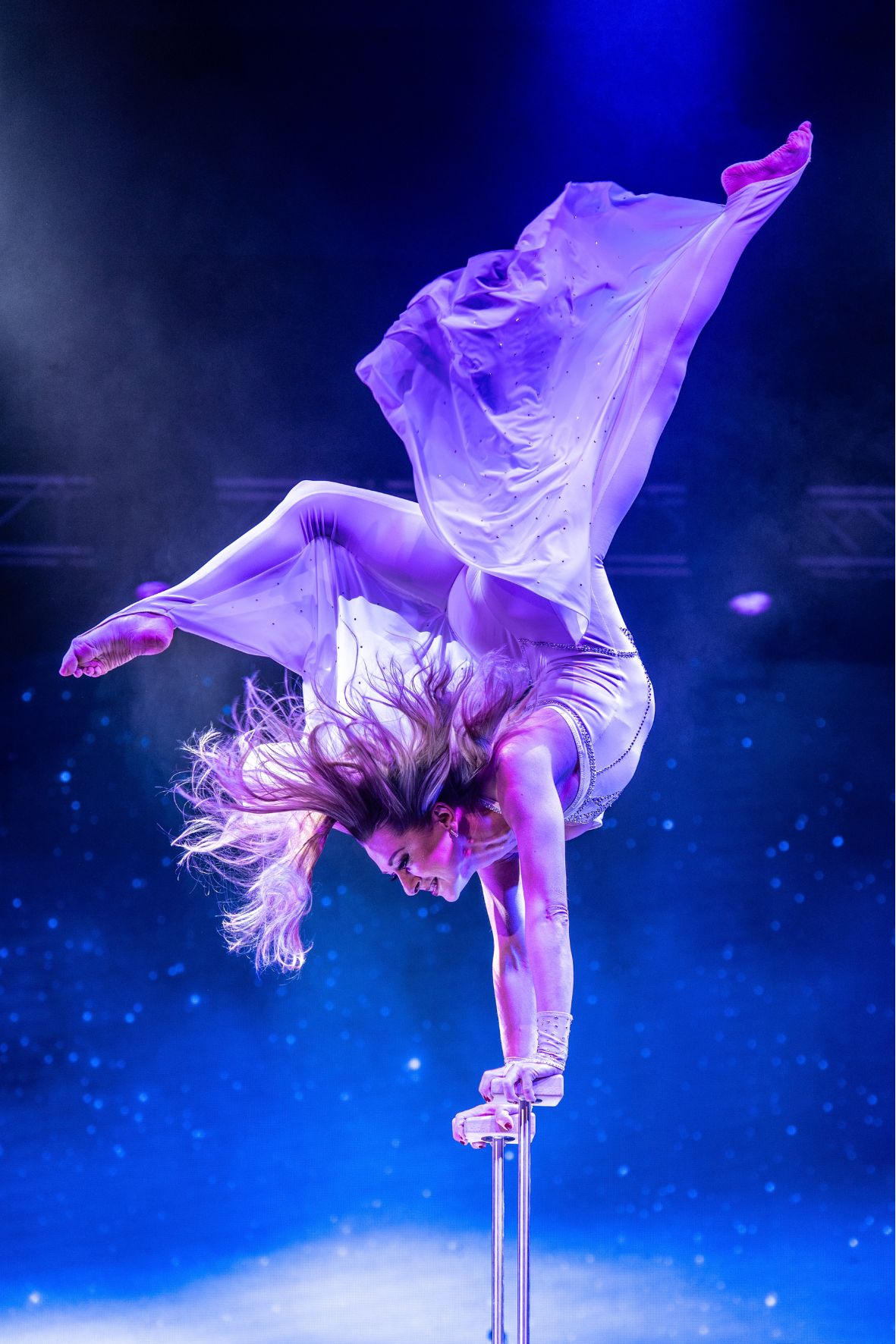 Marina Handstand Act
